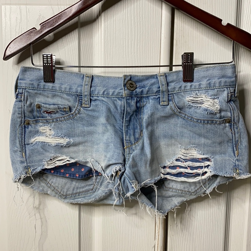 Hollister distressed lowrise jean short size 1
